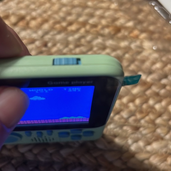 New in box G7 game box 666 games has gamepad color of game box is green - Picture 8 of 16